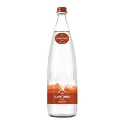 Bottiglia di acqua minerale Sant'Antonio frizzante da 1 litro in vetro a rendere.